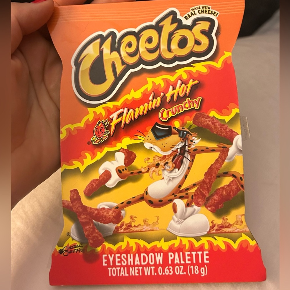 Eye Shadow Fun Cheetos pallet
